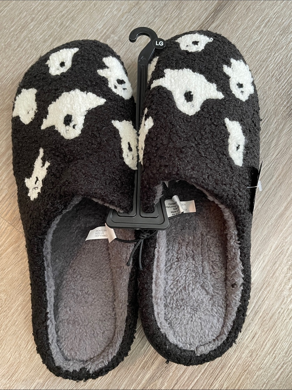 NWT Ghost slippers size large - Picture 2 of 3